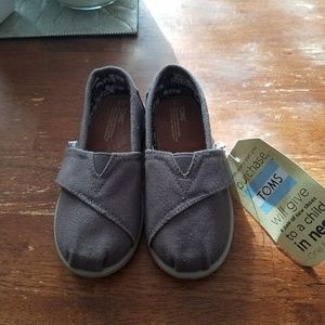 Toms toddler shoes